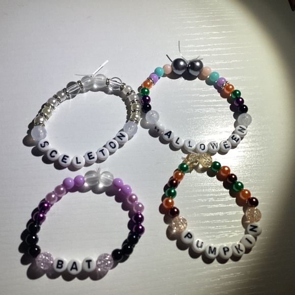 Halloween bracelets - Picture 1 of 8